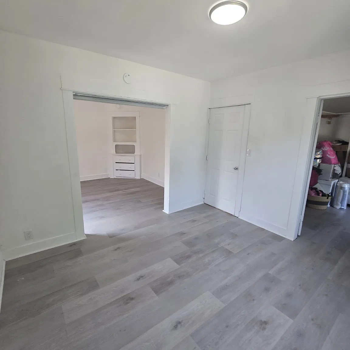3 bed, 900 sqft, $1,600 — Photo 3