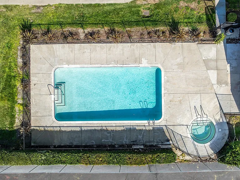 Point Natomas — Photo 10