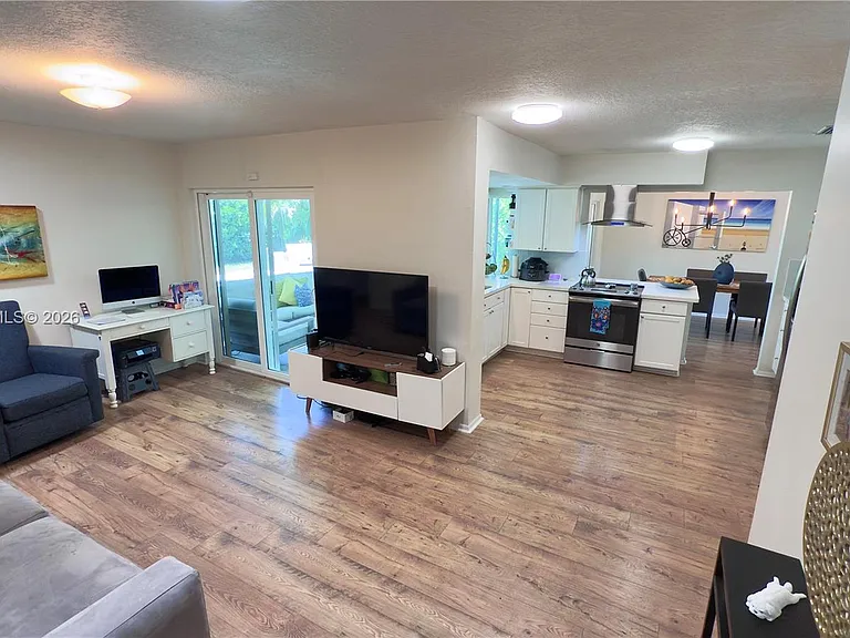 2411 NW 31st St — Photo 17