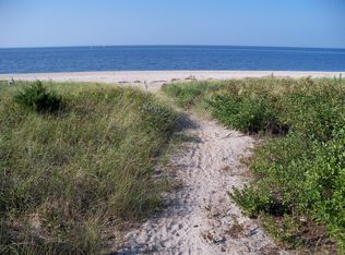 129 Harbor Beach Rd, Mount Sinai, NY 11766