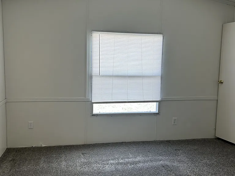510 Gaston St N — Photo 5