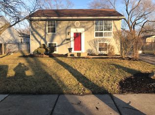 33 N Oak Ln, Glenwood, IL