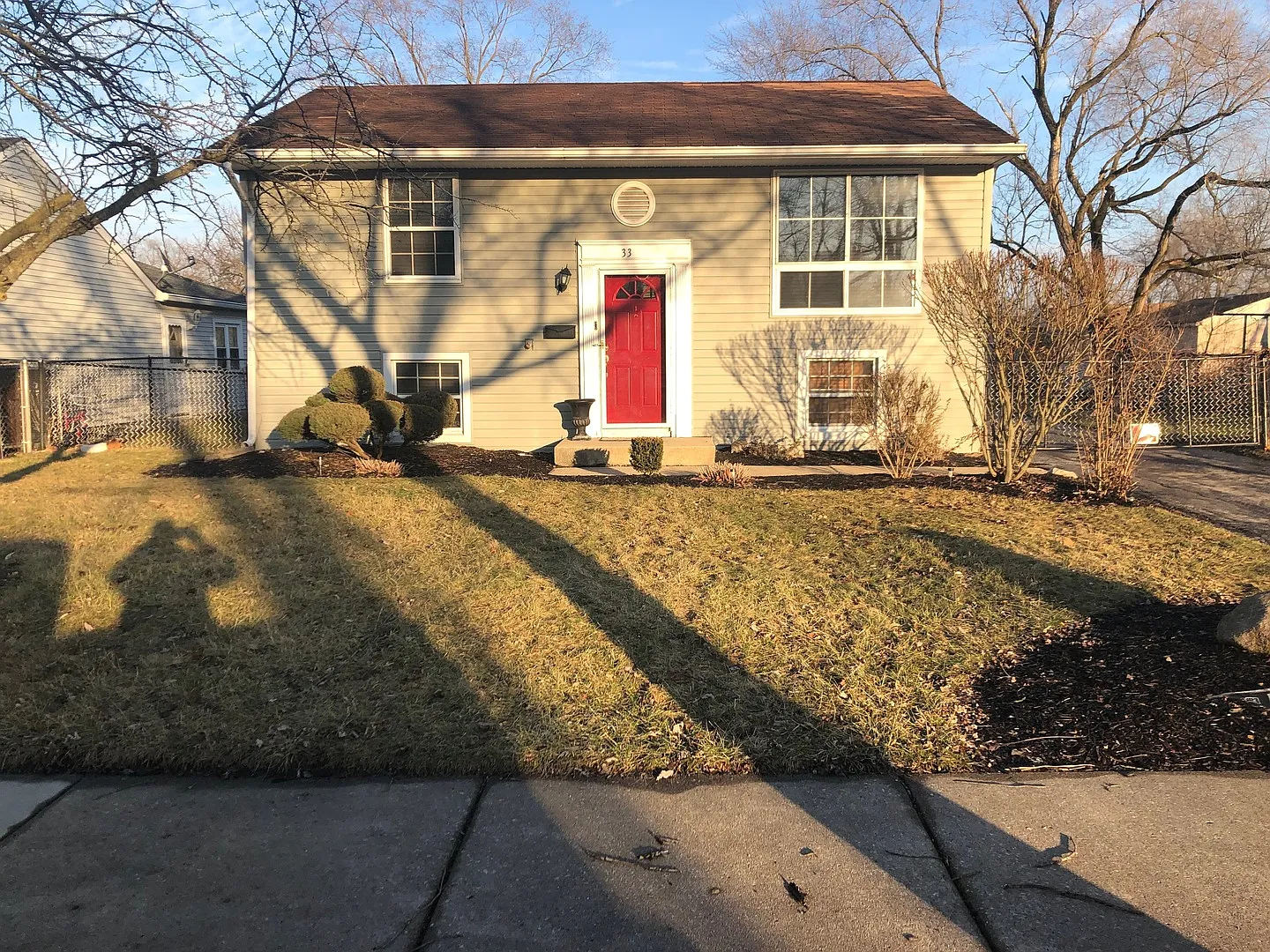 33 N Oak Ln photo 1