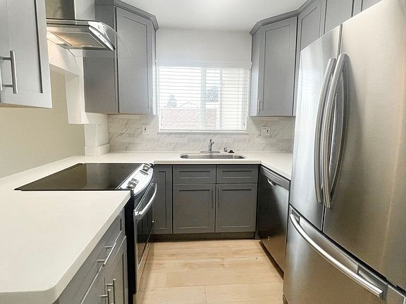 5th image of 438 N El Camino Real #201