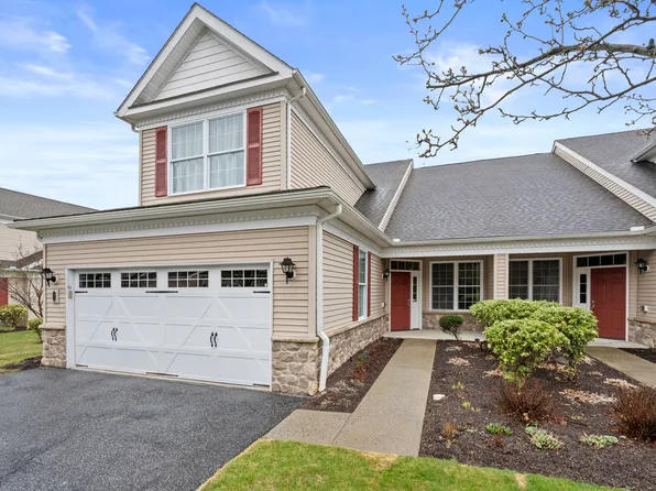 7 Watkins Drive #7, Newtown, CT 06482