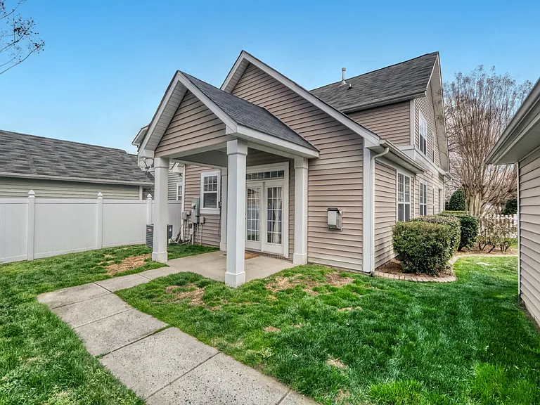13718 Aldenbrook Dr — Photo 35