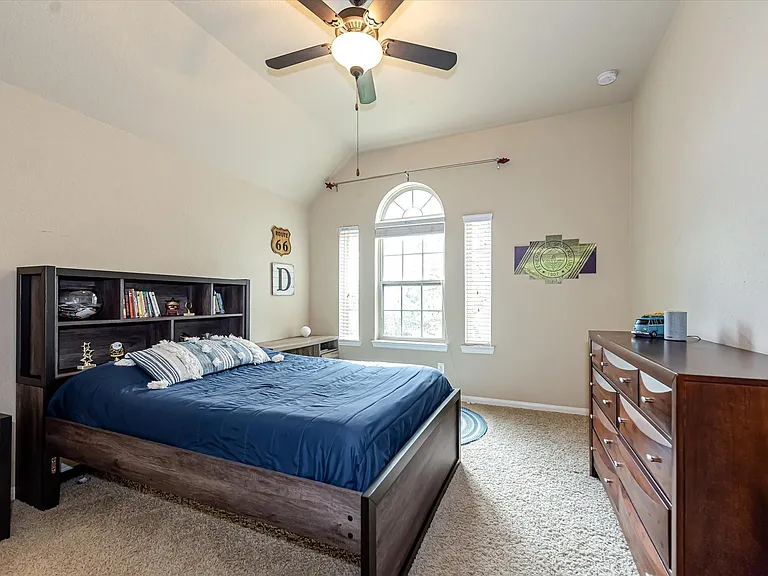 6 Camplight Ct — Photo 33
