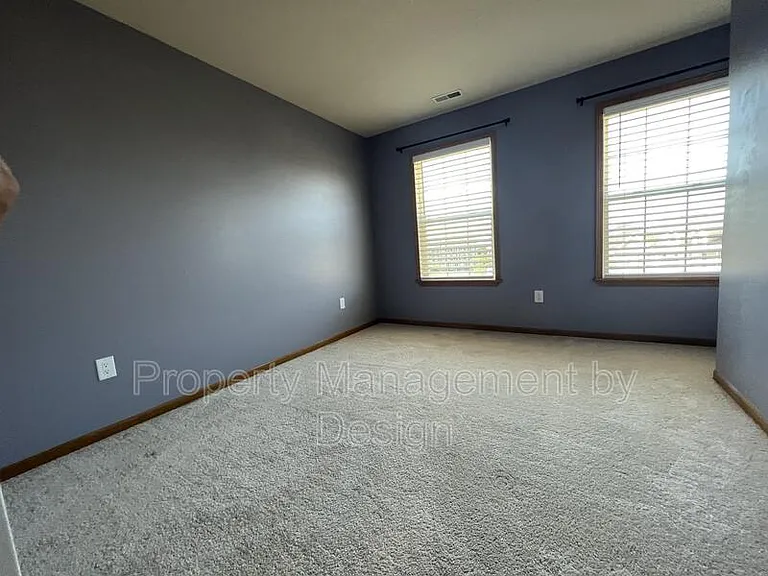 1005 NE Kamies Ln #1 — Photo 8