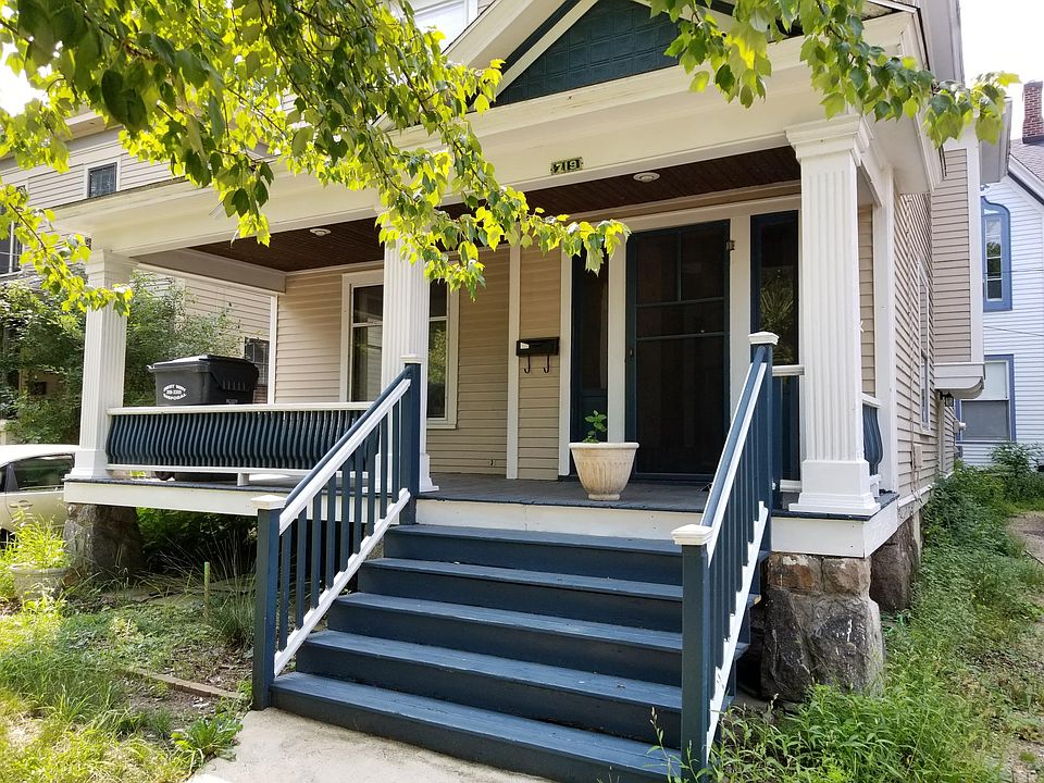 1st image of 719 W Lovell St