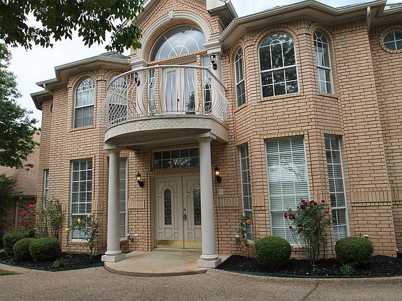 2nd image of 6349 Skylark Cir