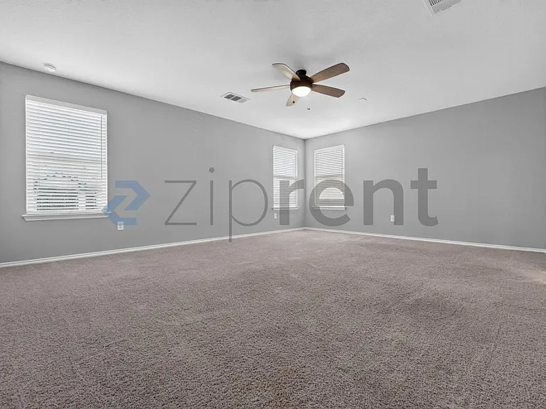 536 Ayinger Ln — Photo 19