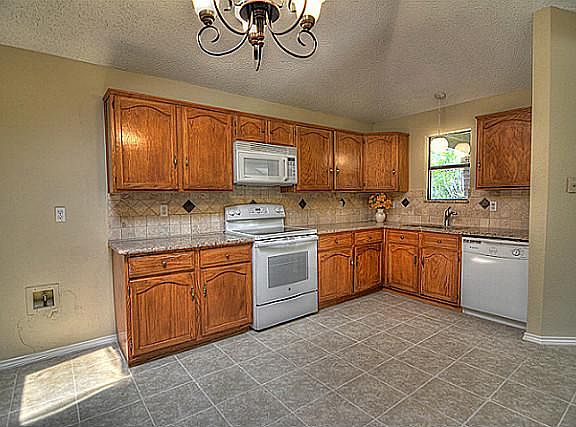 5th image of 1804 Palo Alto Dr