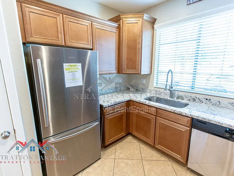 1532 E Apollo Rd — Photo 10
