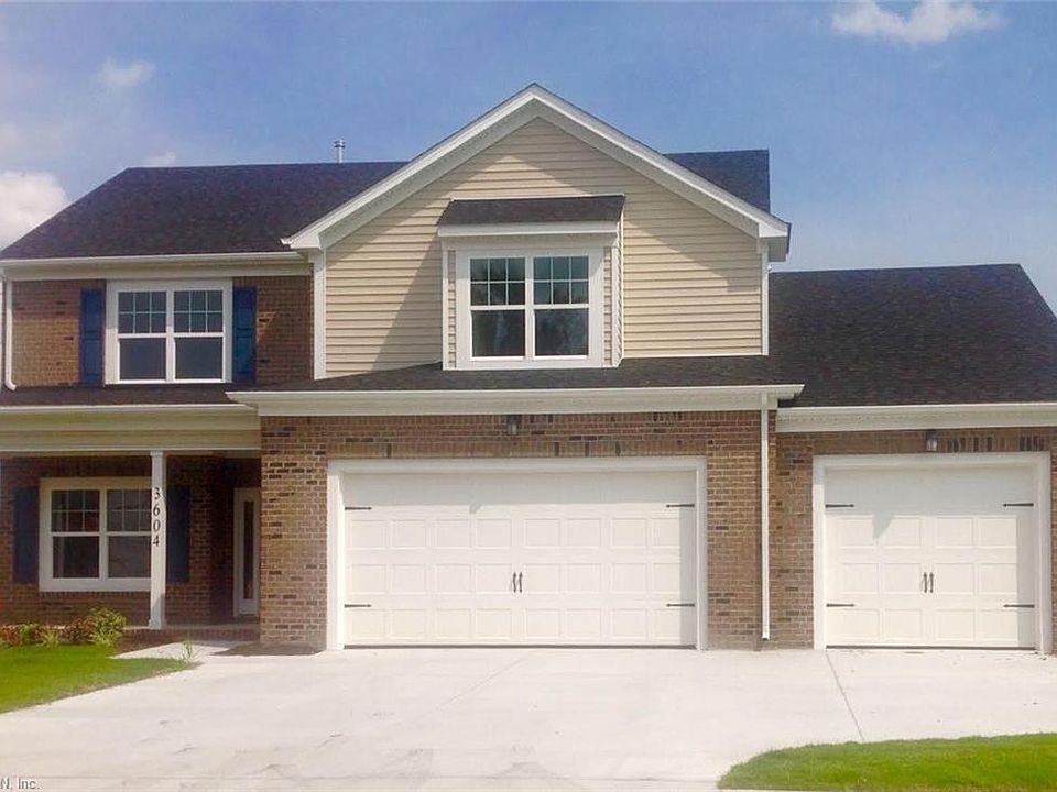 Warwick 2 with Classic Elevation and 3 car garage