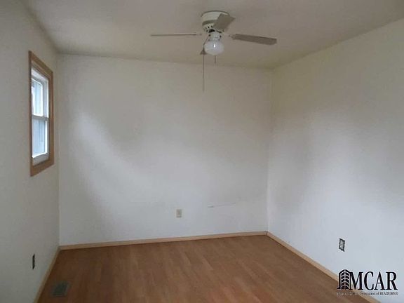 4th image of 437 Wood St