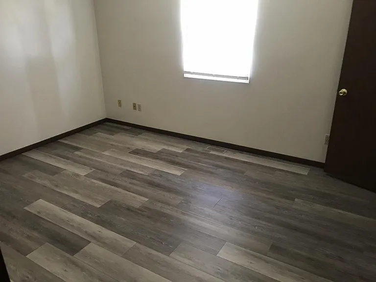 240 Collier Dr — Photo 9