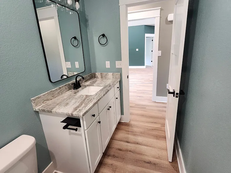 105 Adams Dr — Photo 20