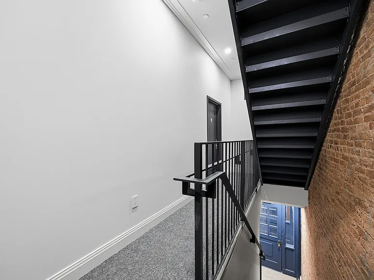 57 Christopher St #5B — Photo 40