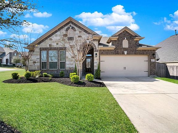 3rd image of 103 Pine Crest Cir