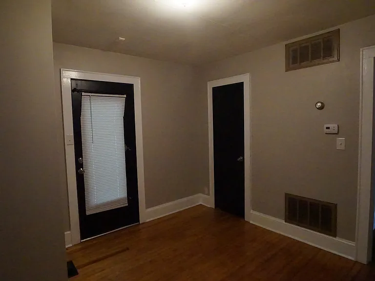 206 11th St NE — Photo 13