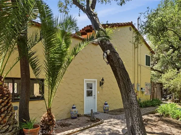 736 Crater Oak Dr, Calabasas, CA 91302