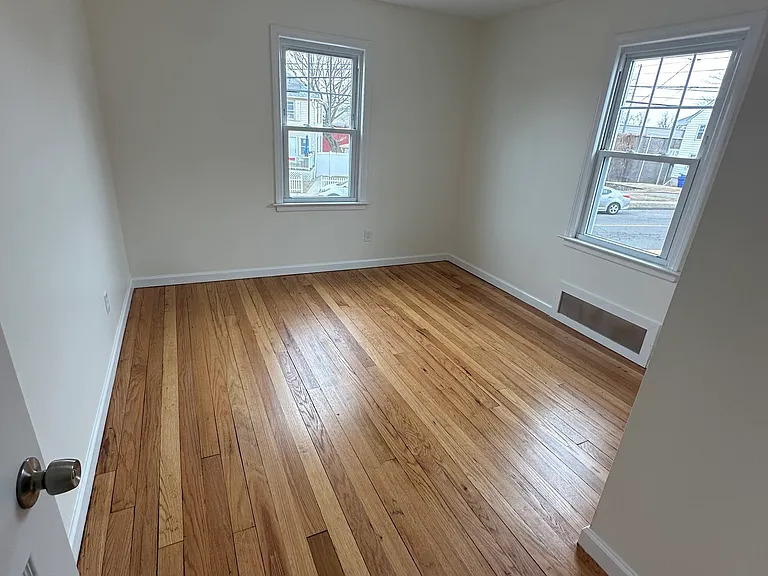 11 Colony St — Photo 16