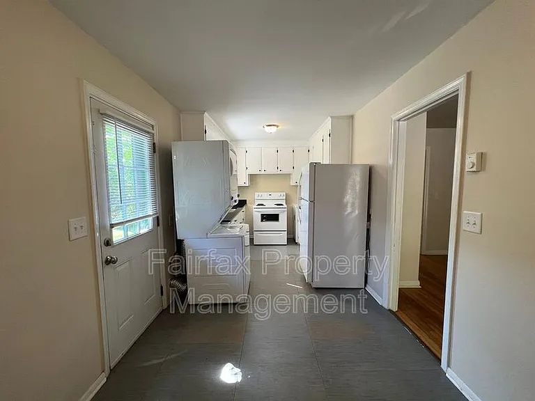 1935 Morehead Ave — Photo 11