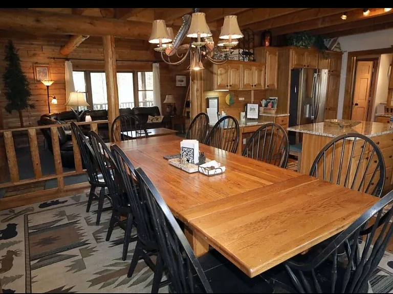 4274 N Lakeshore Dr — Photo 3