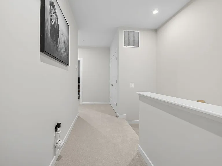 707 Thomas Ln #A — Photo 20
