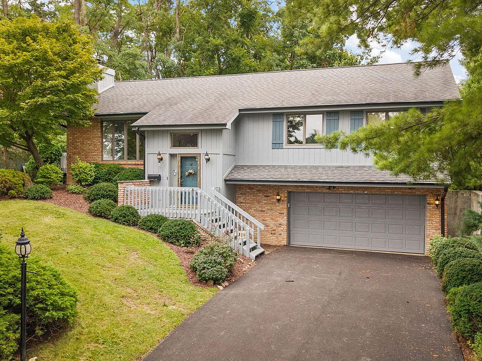 1st image of 353 Devon Rd