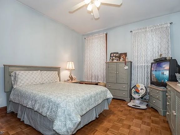5th image of 24 Elm Rd #1
