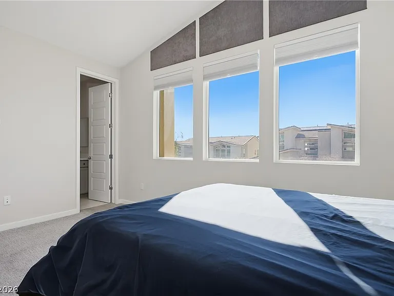 8 Vista Outlook St — Photo 37