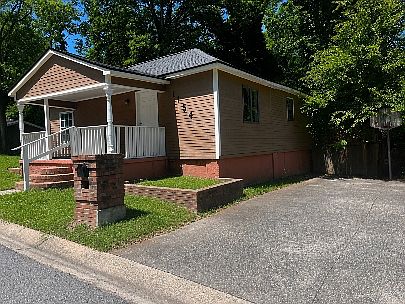 2nd image of 1154 Davis Cir