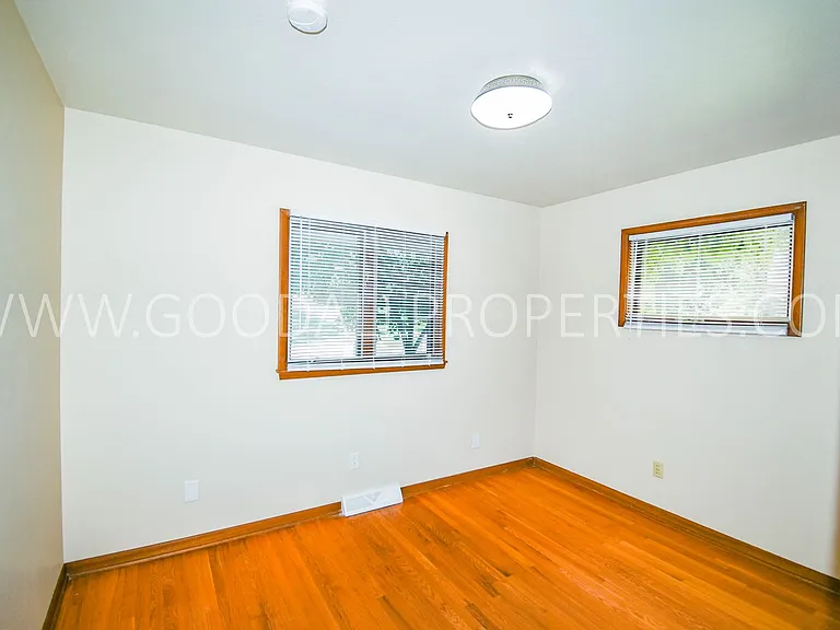 7035 Forest Ct — Photo 12