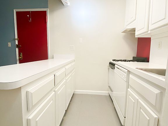 4th image of 308 E 85th St #1R