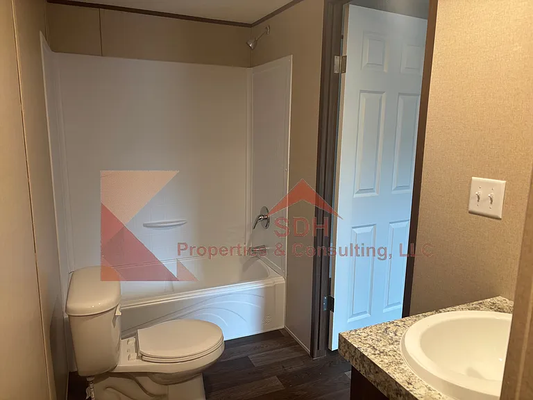 147 Langley Dr — Photo 8