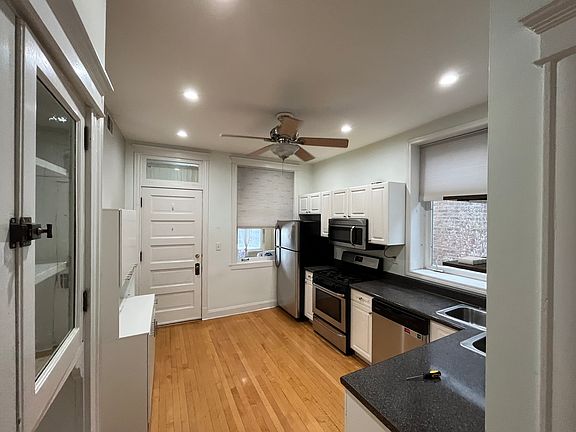 5th image of 1427 W Berwyn Ave APT 2