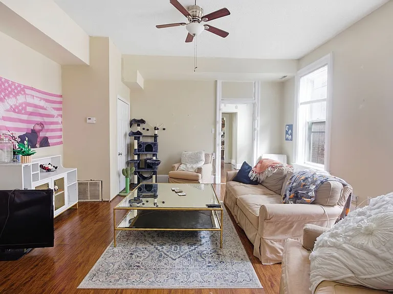122 E University Ave — Photo 7