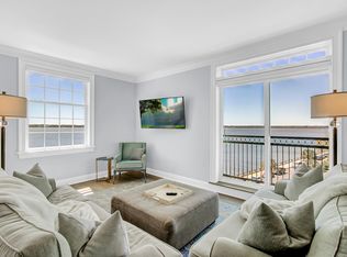 1 King St APT 405, Charleston, SC 29401