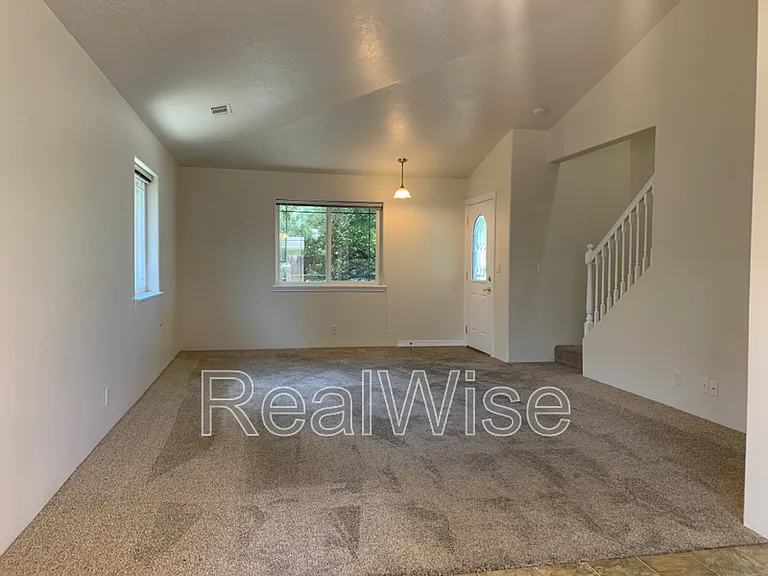 1675 George Tweed Blvd — Photo 3