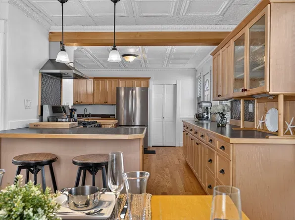 35 Floral Ave, Malden, MA 02148