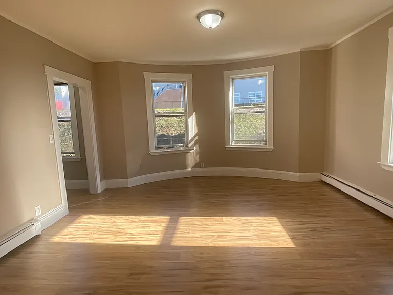 18 Lawton Ave #2 — Photo 7