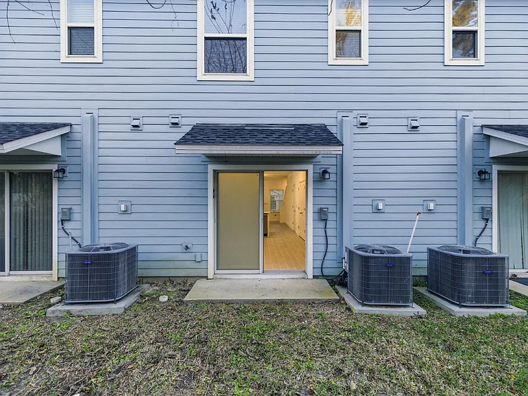 3409 SW 34th Avenue Cir #9 — Photo 11