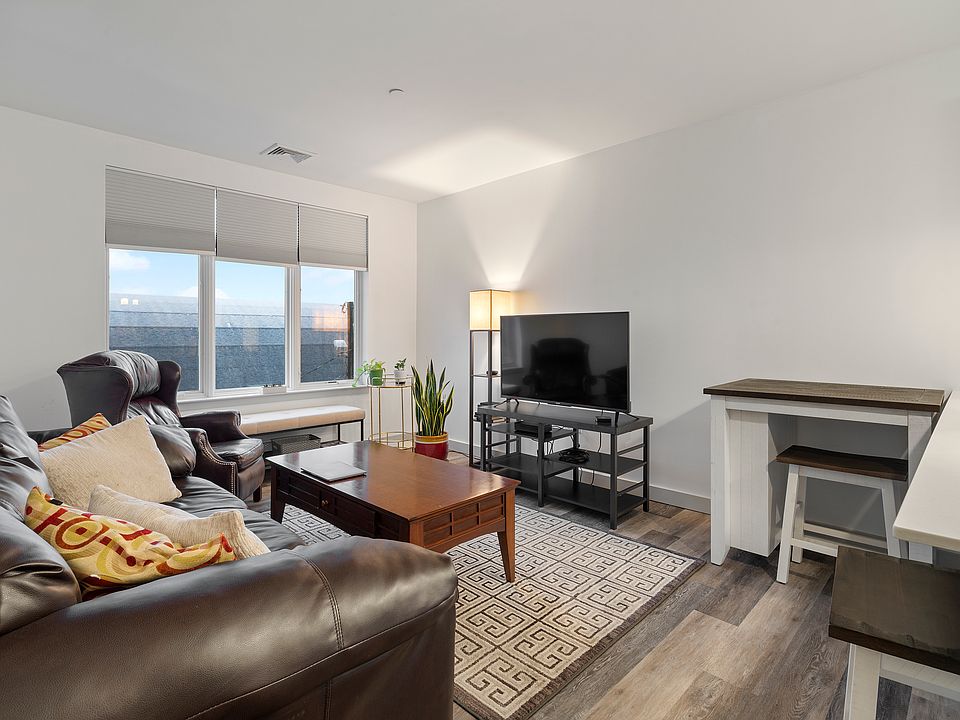 1st image of 180 Telford St #303