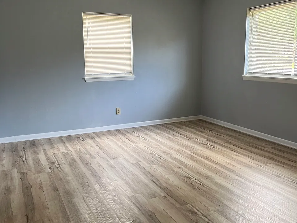 318 Lancaster Rd