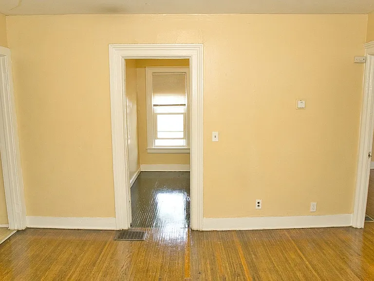 865 Clifford Ave — Photo 8