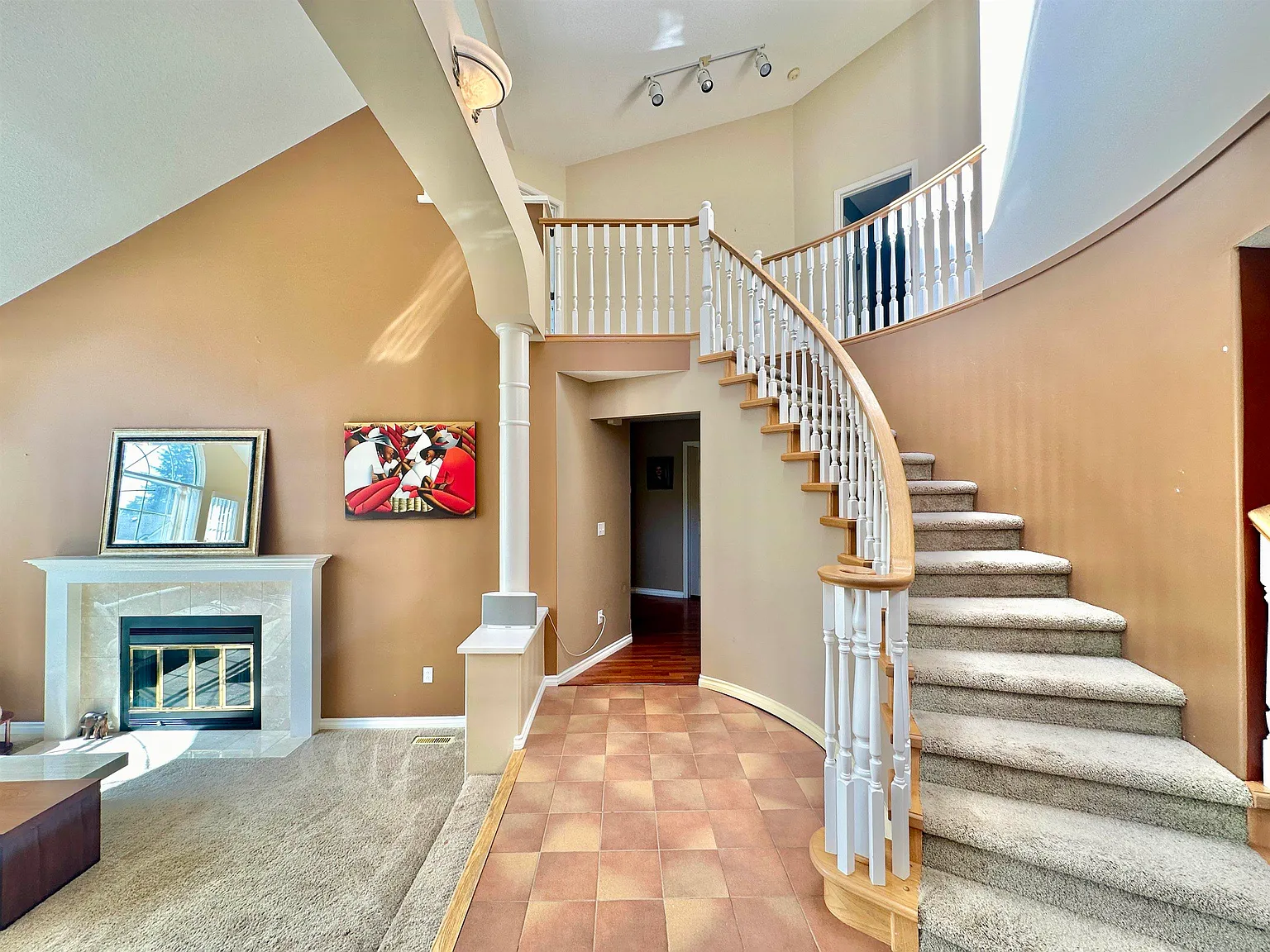 6 bed, 4400 sqft, $6,995 — Photo 4