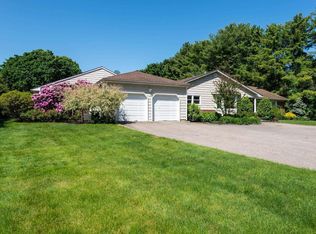 106 Sterling Ct, Syosset, NY 11791