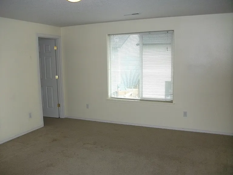 15012 NE 68th Way — Photo 7