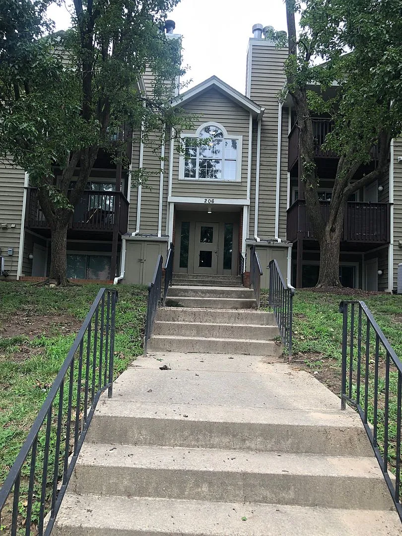 2-bedroom 2 full bath condo in Glen Burnie — Photo 1